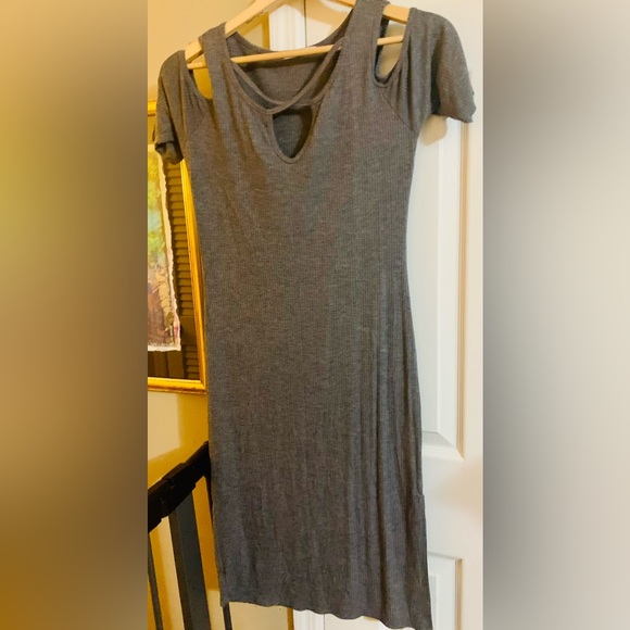 Dress - Picture 3 of 3